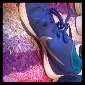 blue basketball nike shoes